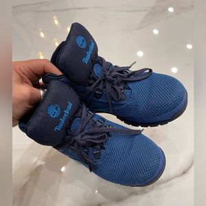 Boots for kids , Timberland, size 2 color blue.